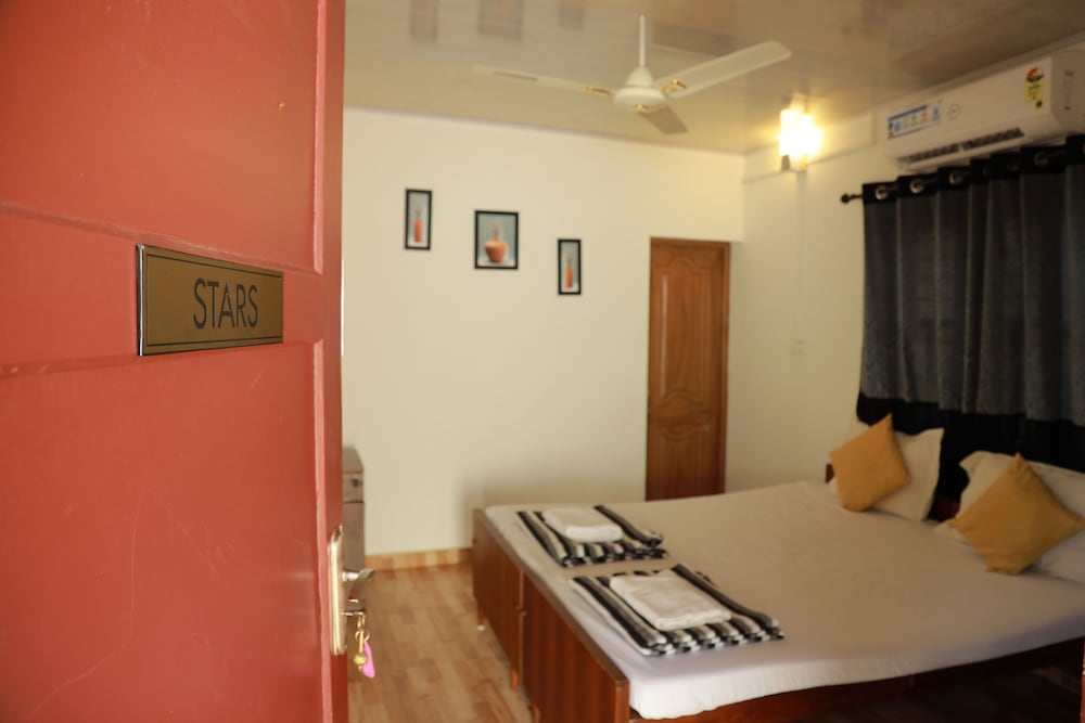 Baywatch Beach Resort 20/45