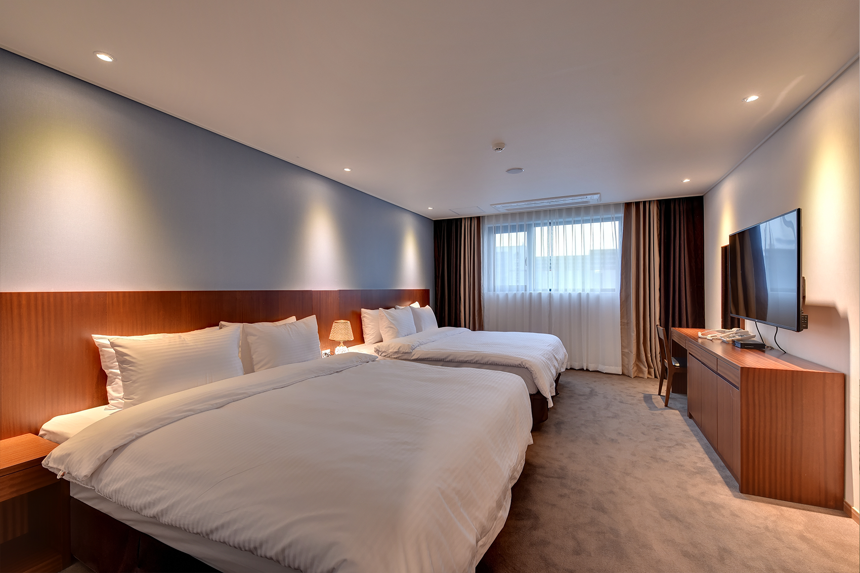 Suite, 2 King Beds, Sofa