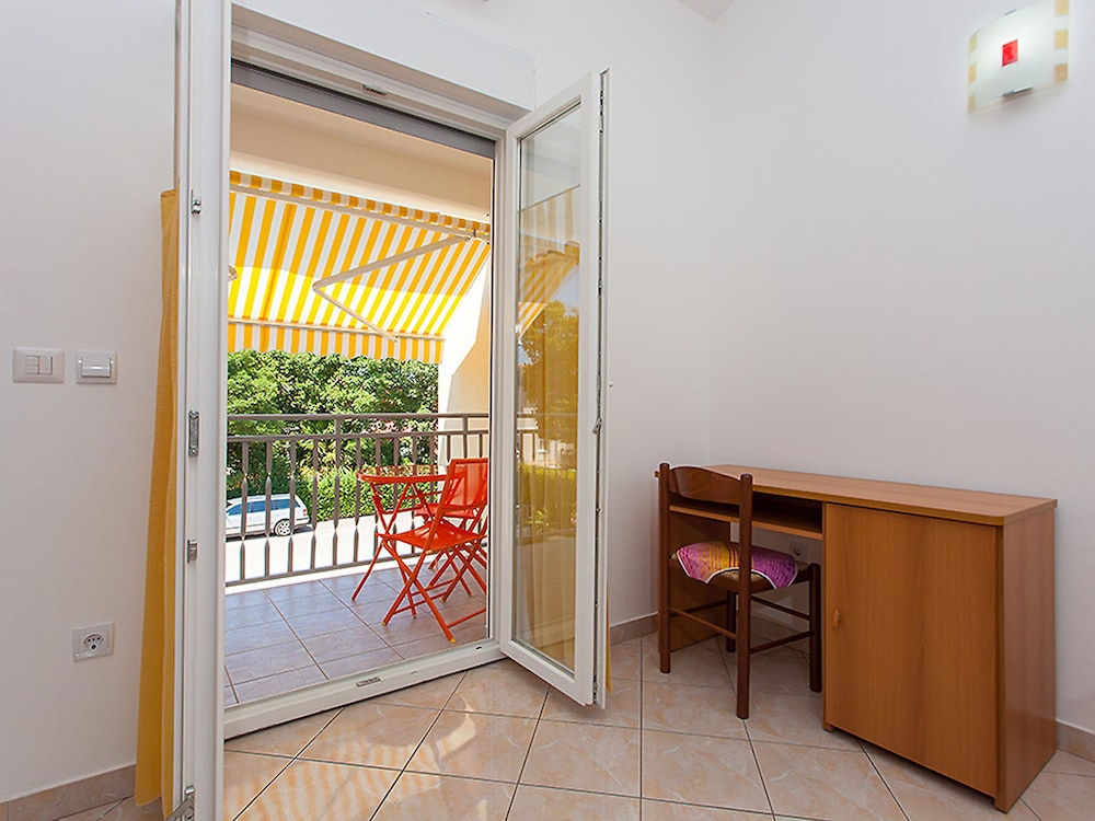Felix Residence 30/50