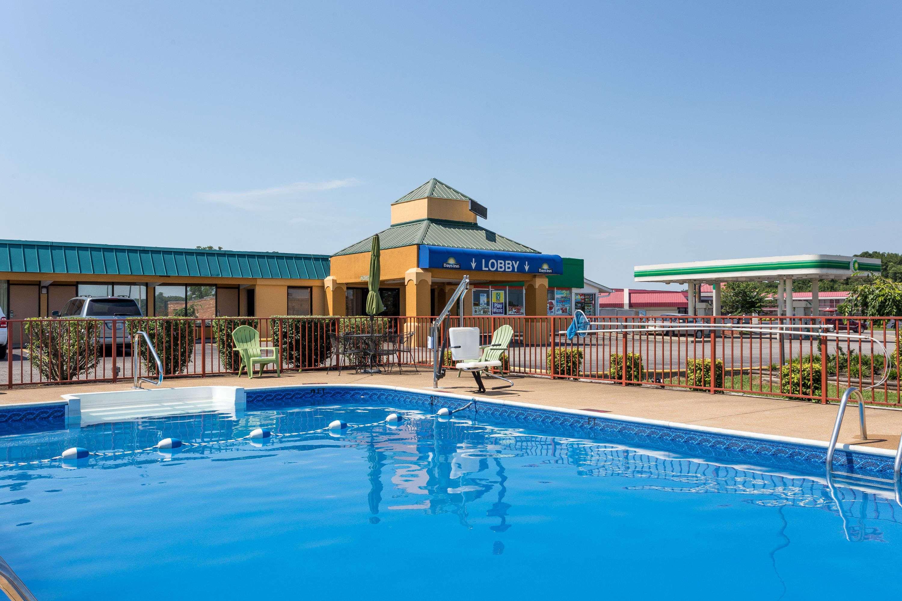 Days Inn by Wyndham Dickson 3/18