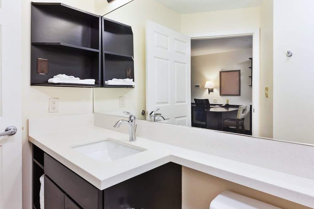 Candlewood Suites Huntersville Lake Norman Area 20/69