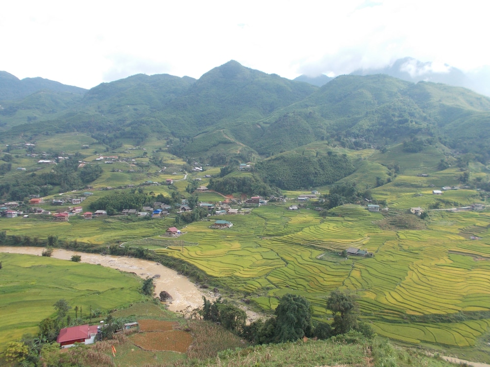 Sapa Hills Hotel 51/61