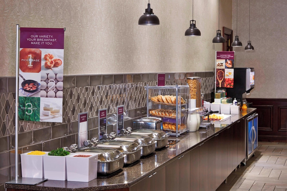 Residence Inn Milwaukee Downtown by Marriott 10/54