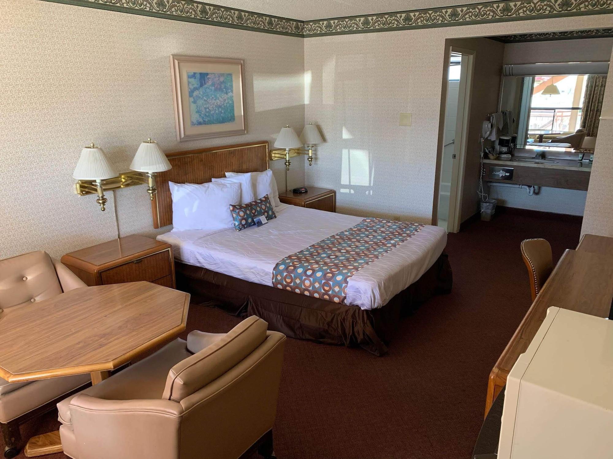 Room, King Bed