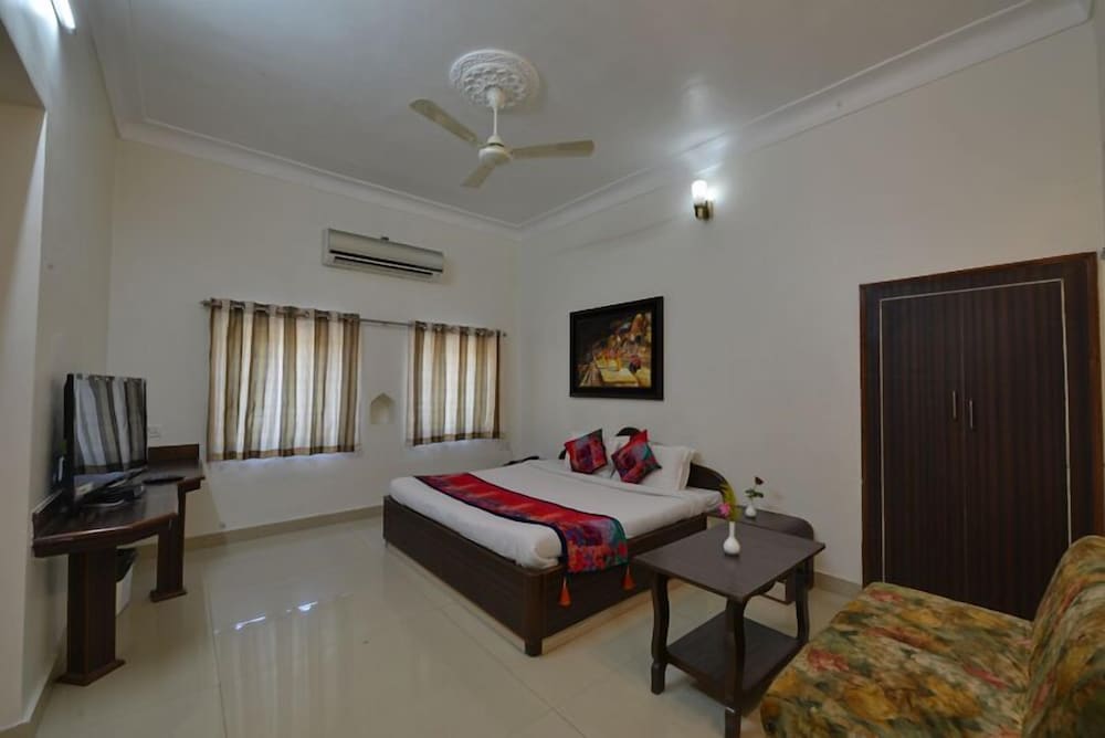 HOTEL KARNAVATI 19/50