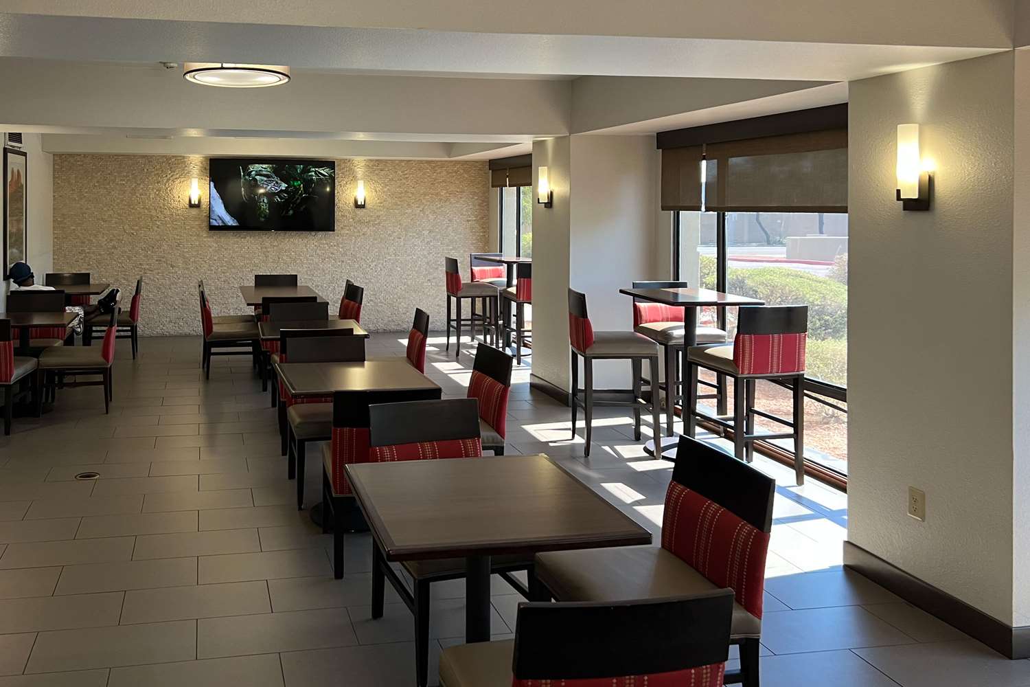 Comfort Inn I-10 West at 51st Ave 21/39