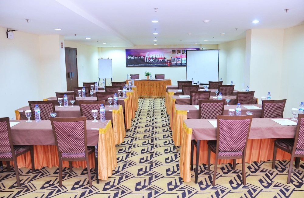 Losari Roxy Hotel Kt 14/20
