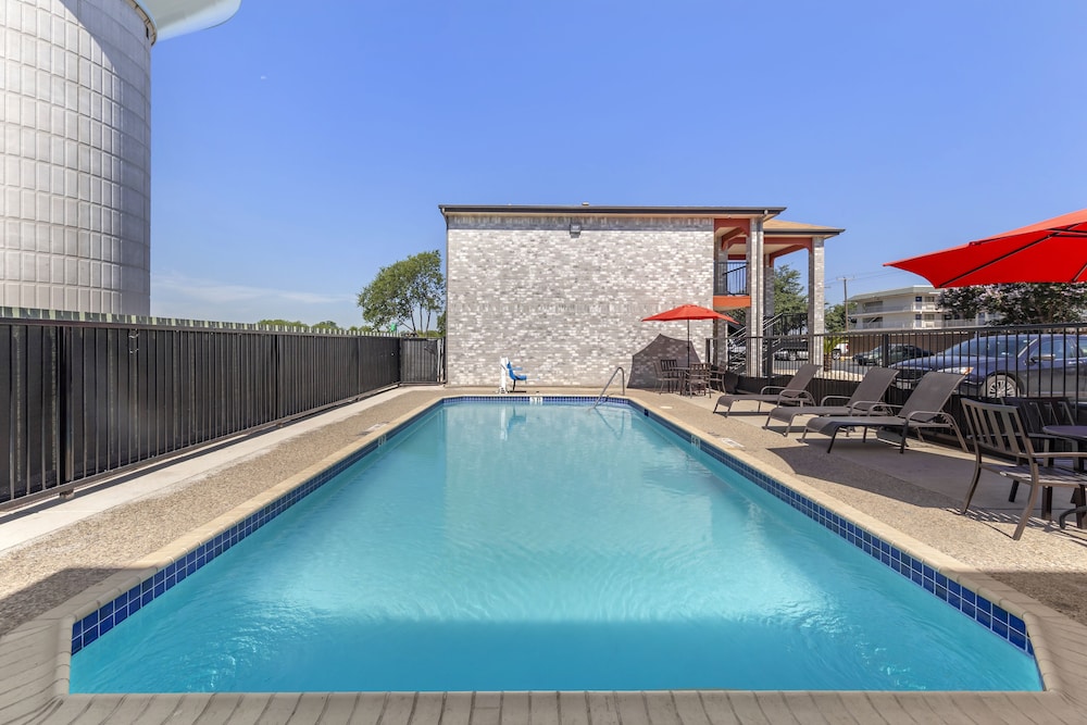 Econo Lodge Near Lackland Air Force Base-SeaWorld photo1