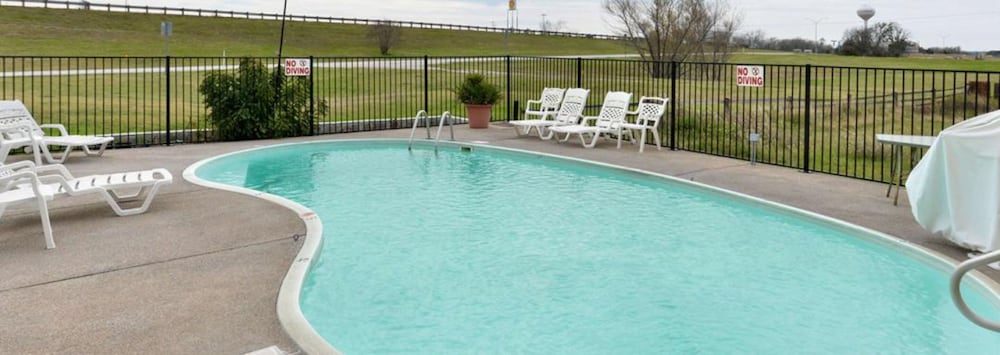Americas Best Value Inn Schulenburg 3/26