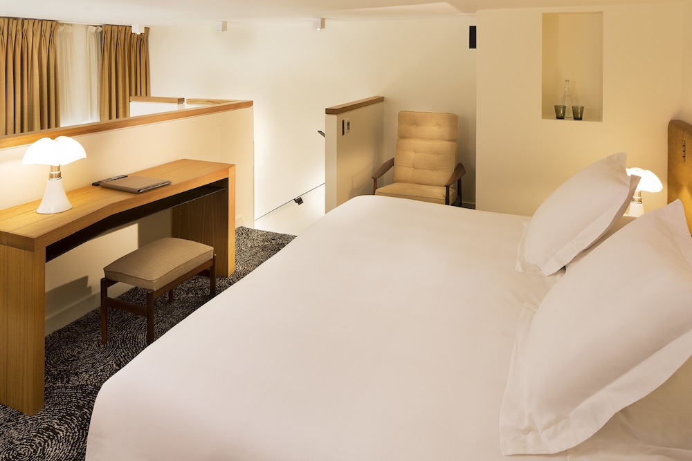 Hotel Marignan Champs Elysees 15/70