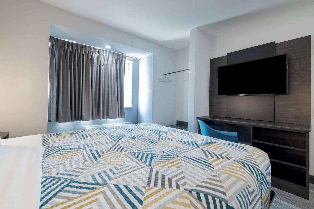 Motel6 McAllen, TX - East 48/60