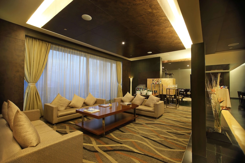 Gokulam Grand Hotel Spa 50/75