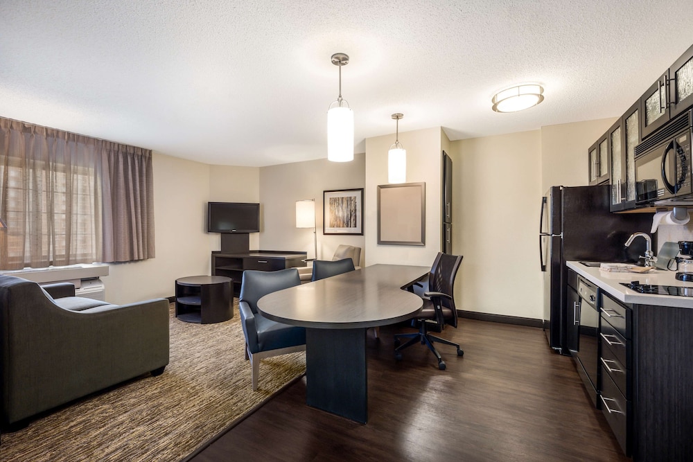 Sonesta Simply Suites Des Moines 31/42