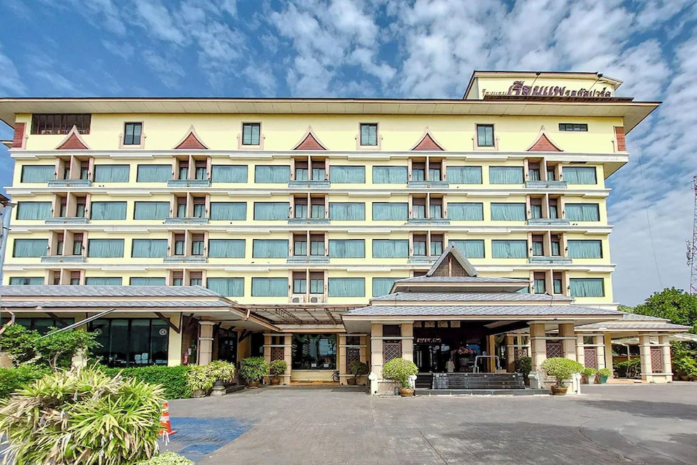 RueanPhae Royal Park Hotel 6/50