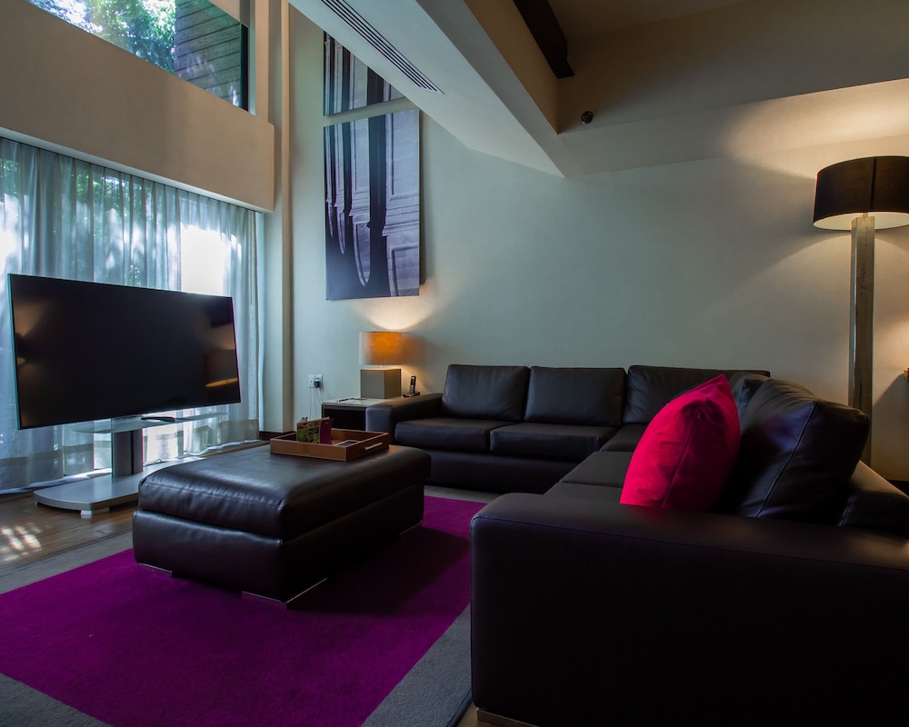Las Suites 43/67