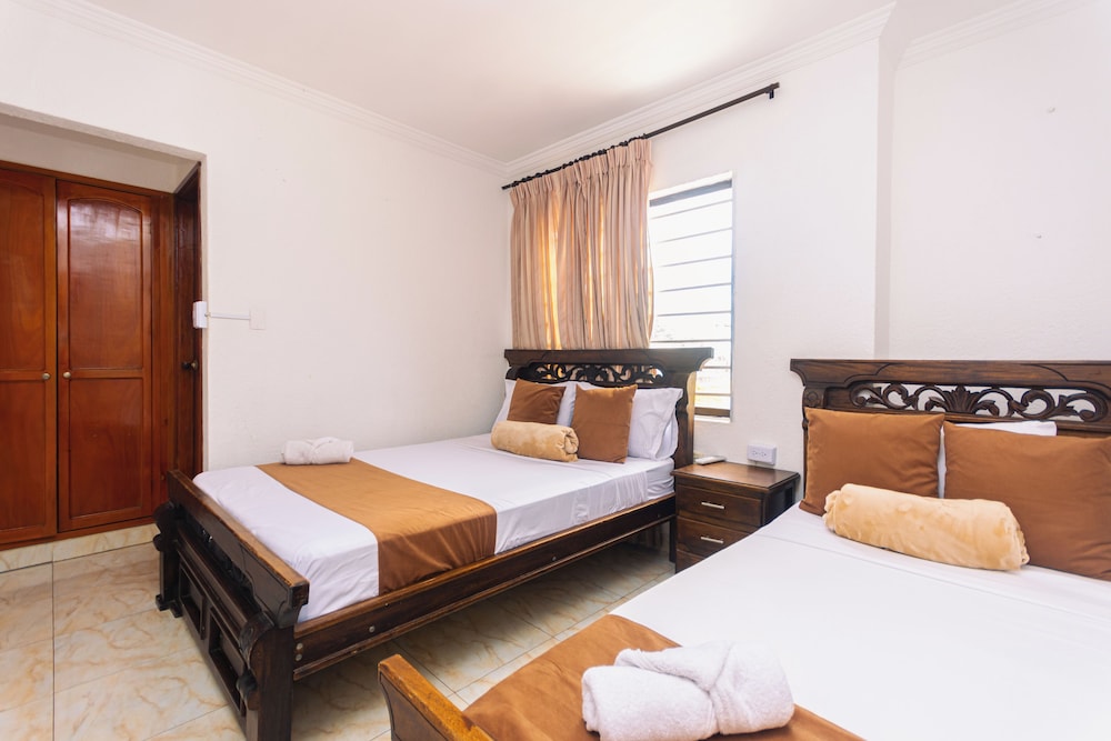 ECONOMY, TRIPLE, MULTIPLE BEDS