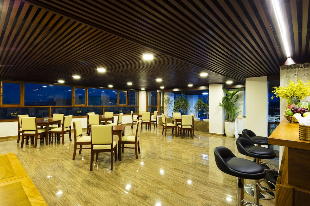 Apus Hotel 64/77