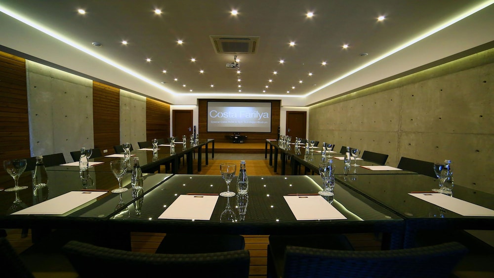 Costa Farilya Special Class Hotel 59/71