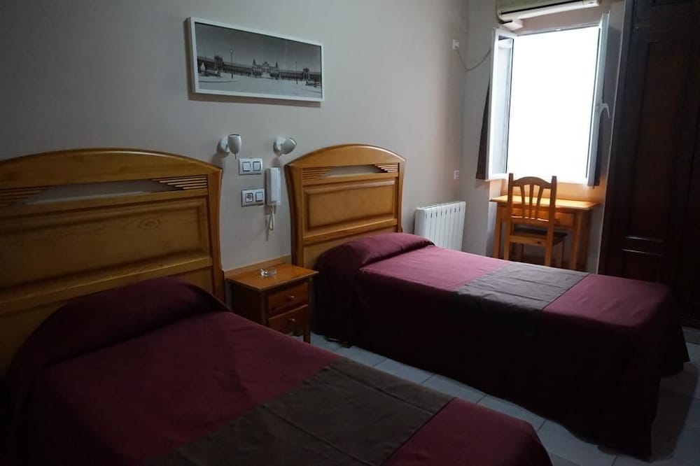Hostal Alamare 16/50