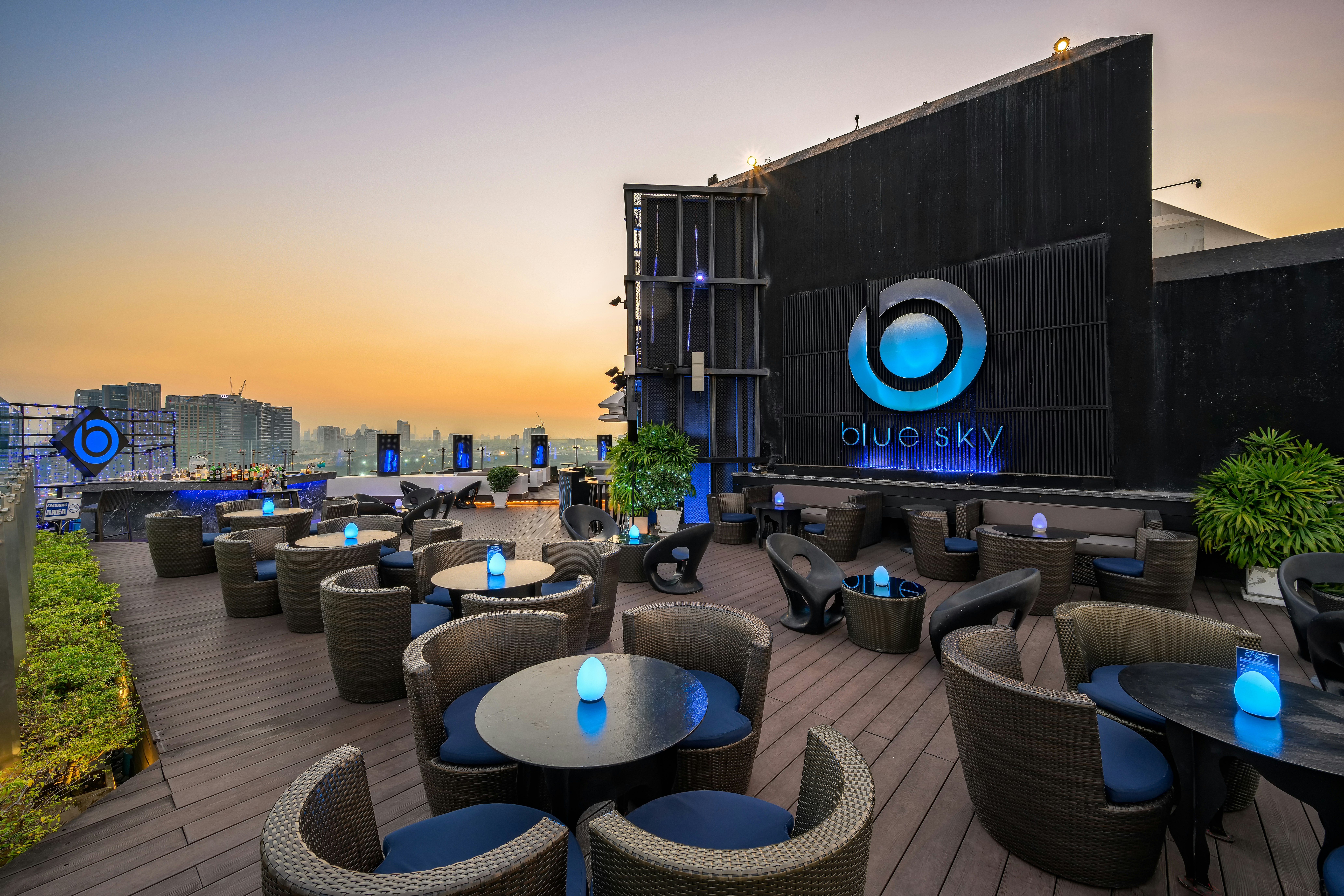 Centara Grand At Central Plaza Ladprao Bangkok 75/82