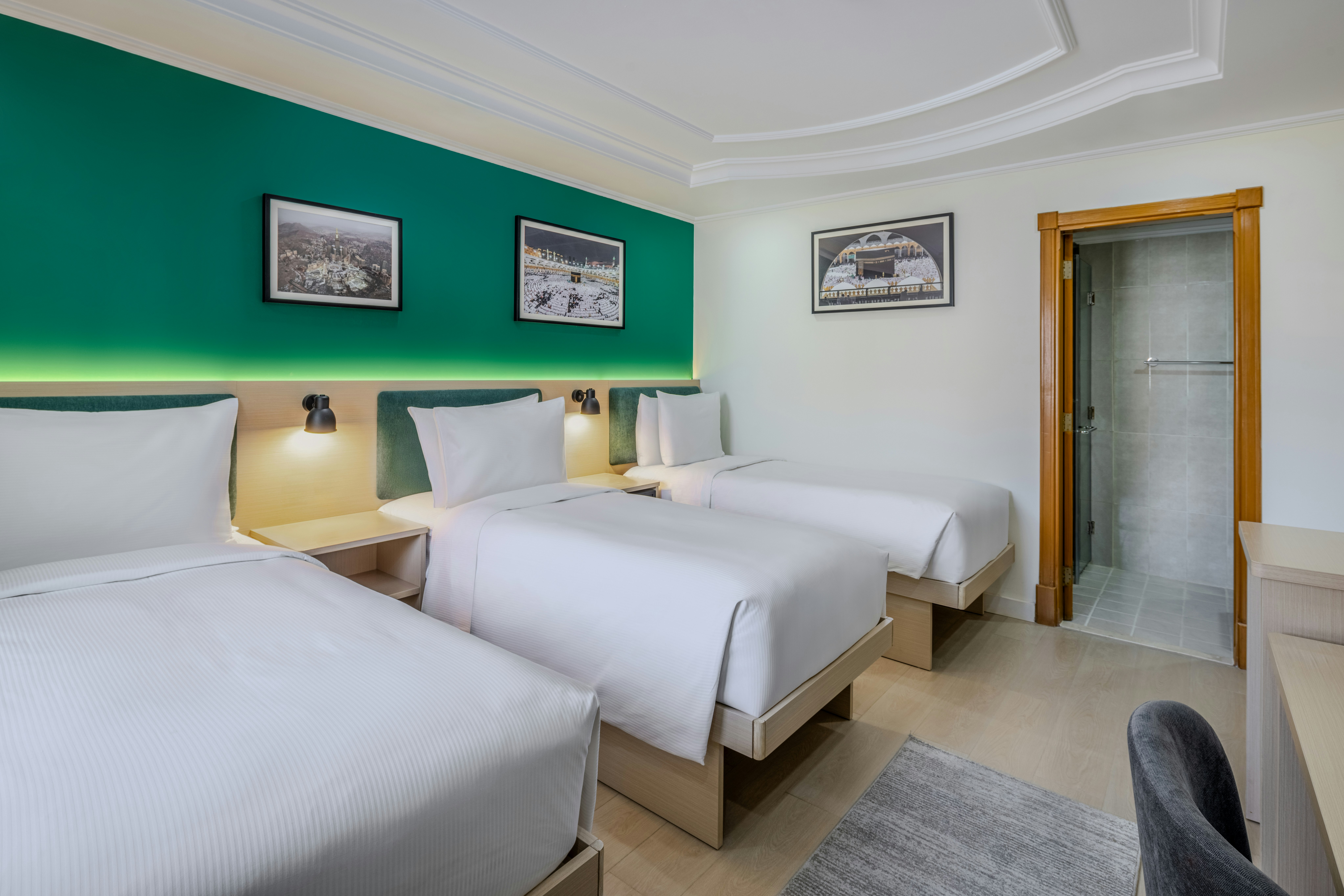 ROOM, TRIPLE