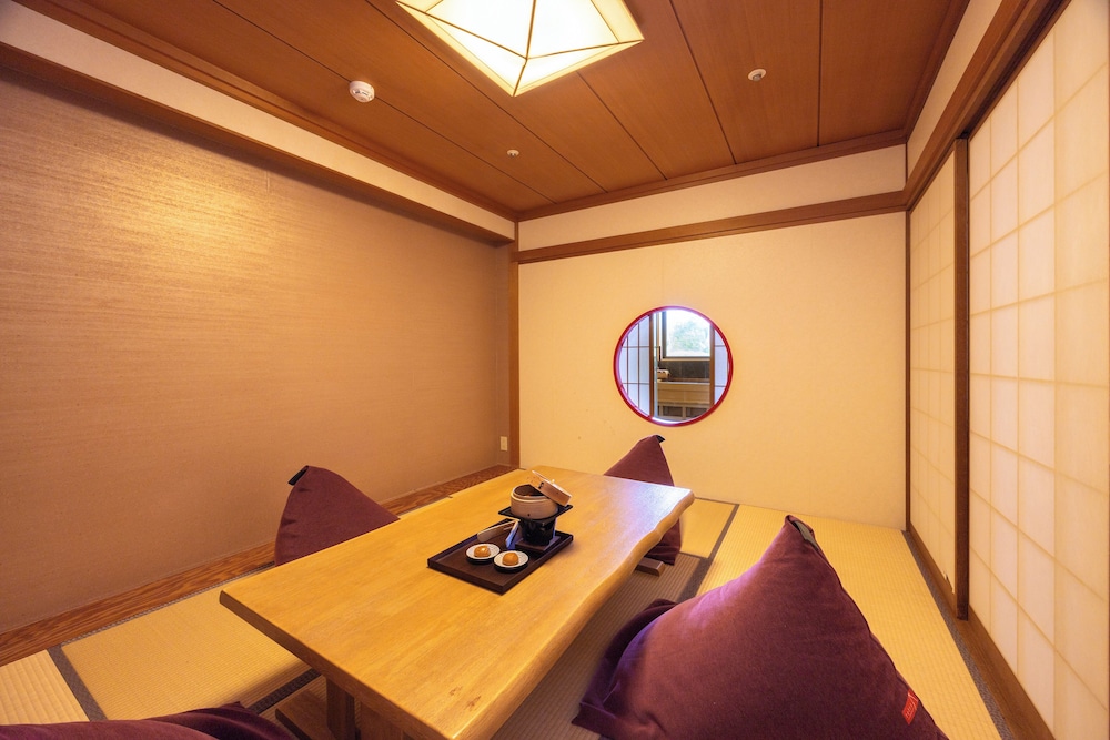 Niseko Kombuonsen Hotel Kanronomori 69/74