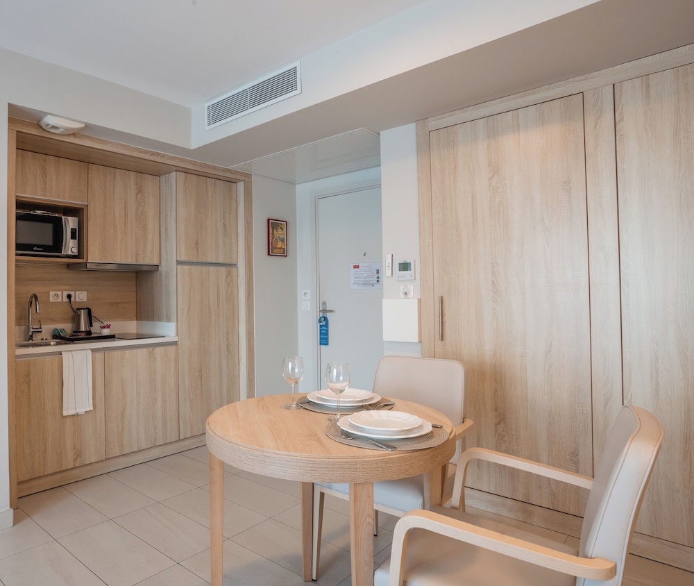 Quality Aparthotel Nice 35/43