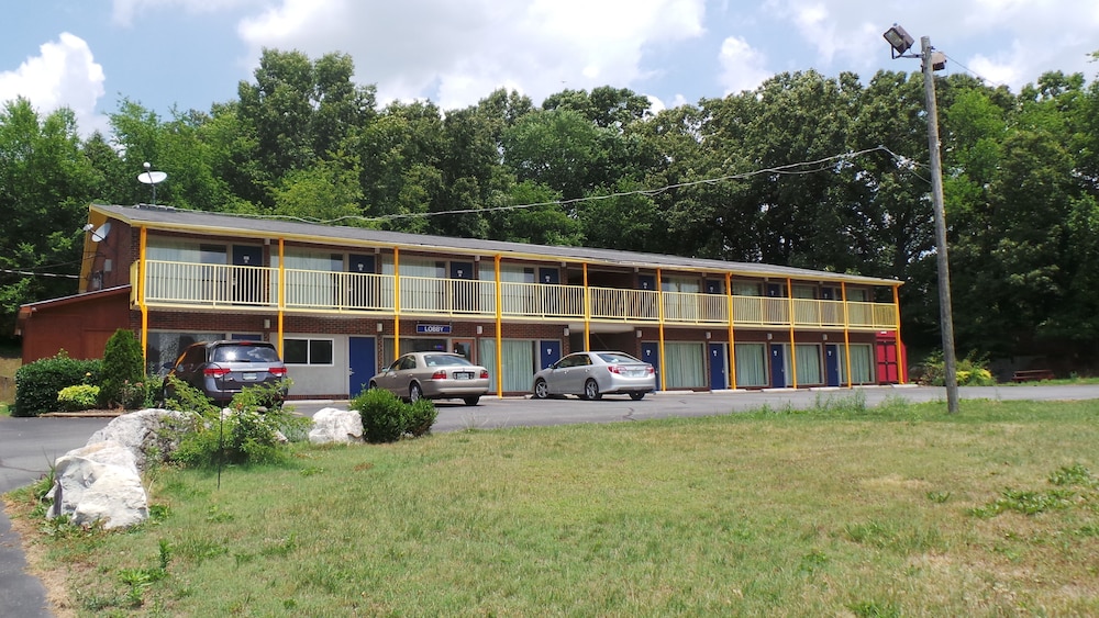 volunteer inn at church hill