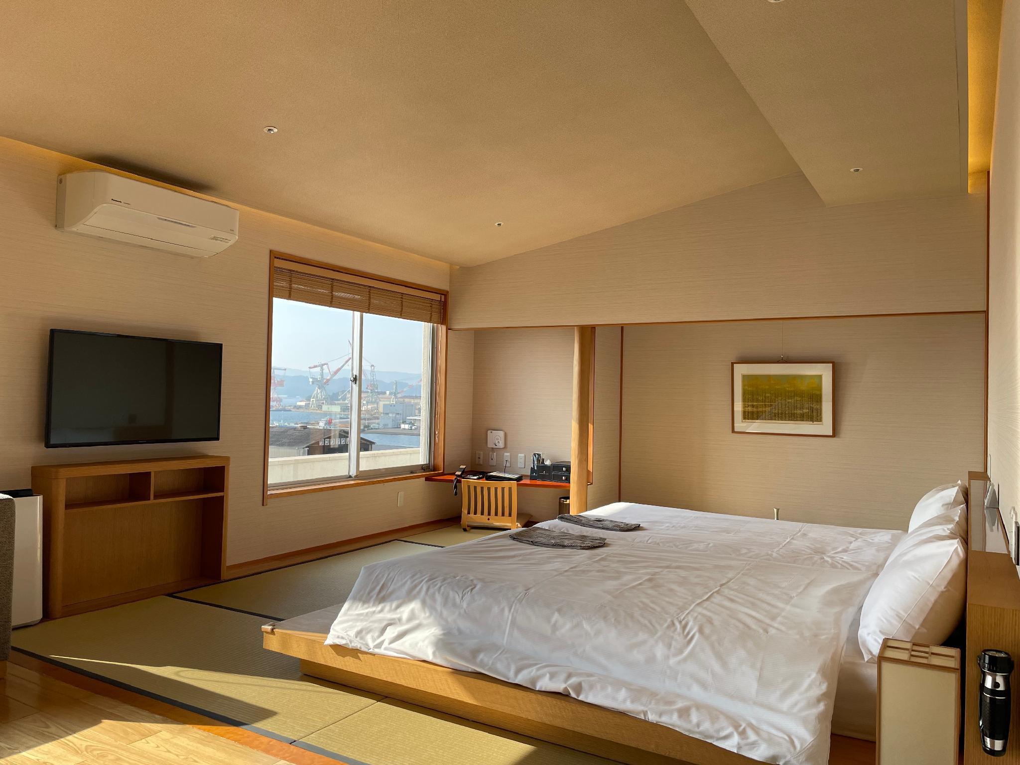 Japanese Western, Twin Beds, Ocean Front, Tatami