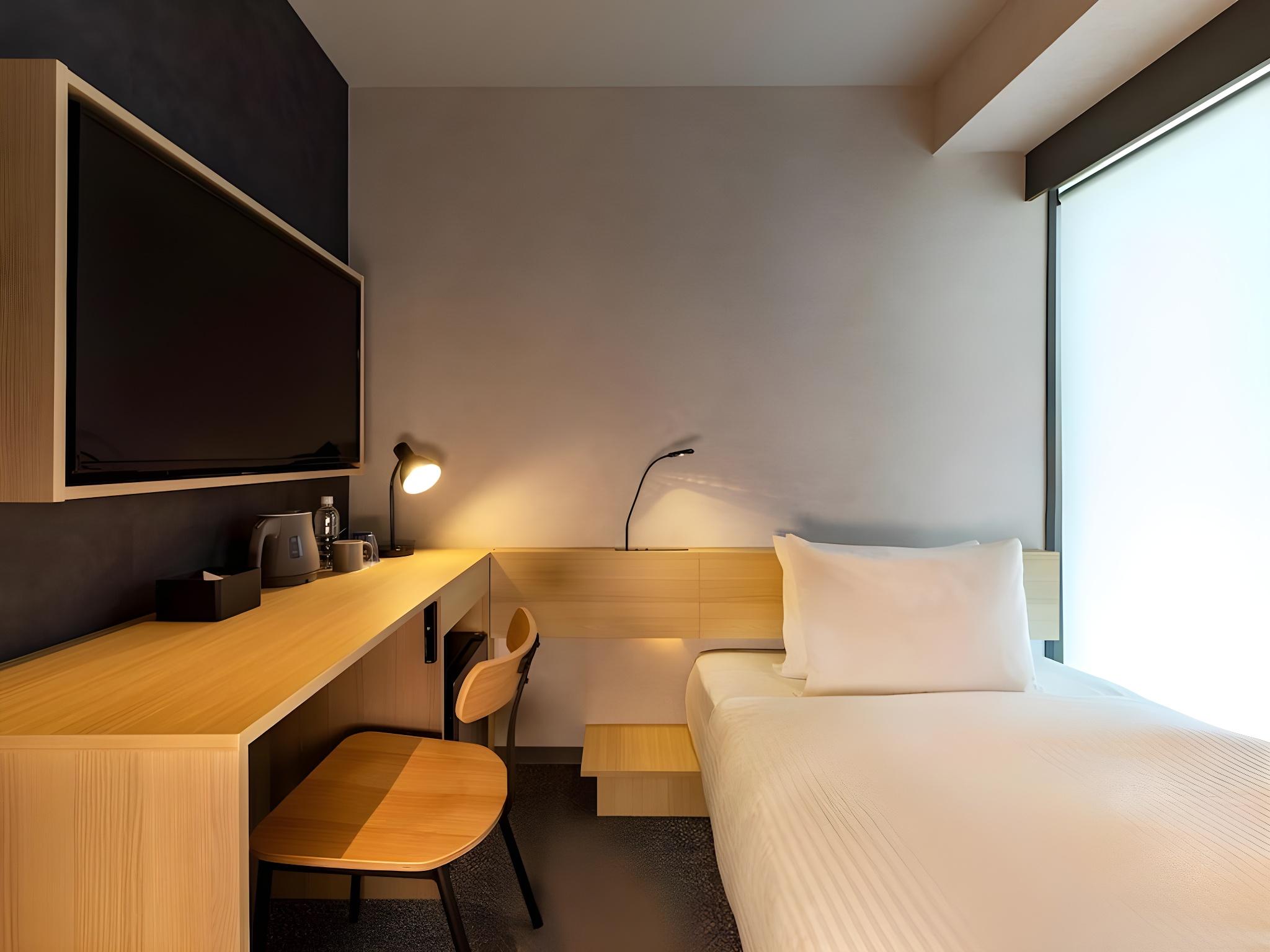 Semi Room, Single, Semi Double Bed