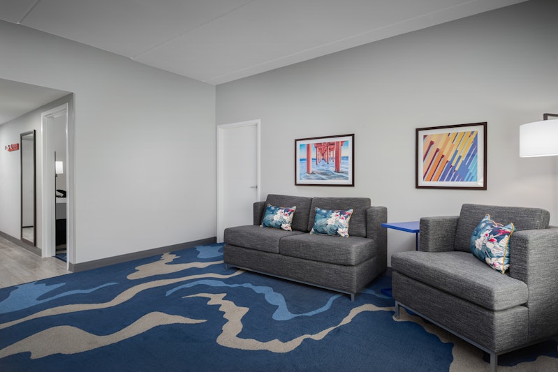Hampton Inn and Suites Naples South FL 19/26