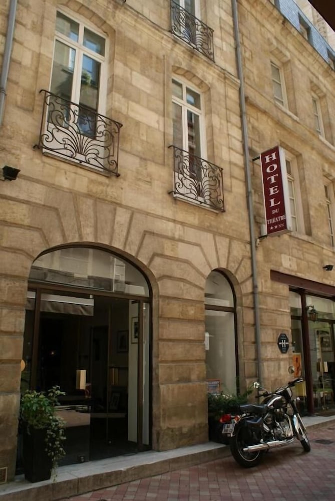 HOTEL DU THEATRE 45/52