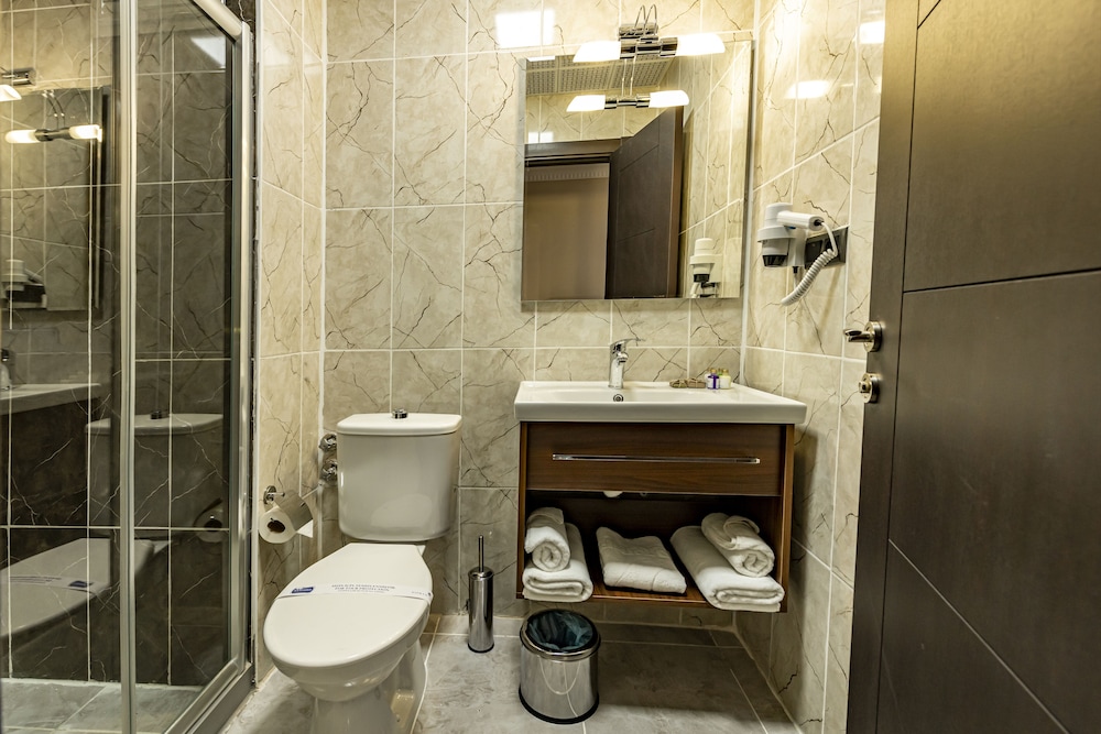 Sapran Deluxe Hotel 48/50
