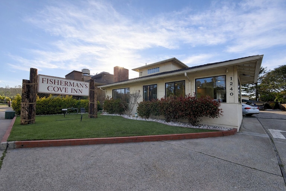 Motel 6 Monterey Downtown 54/66