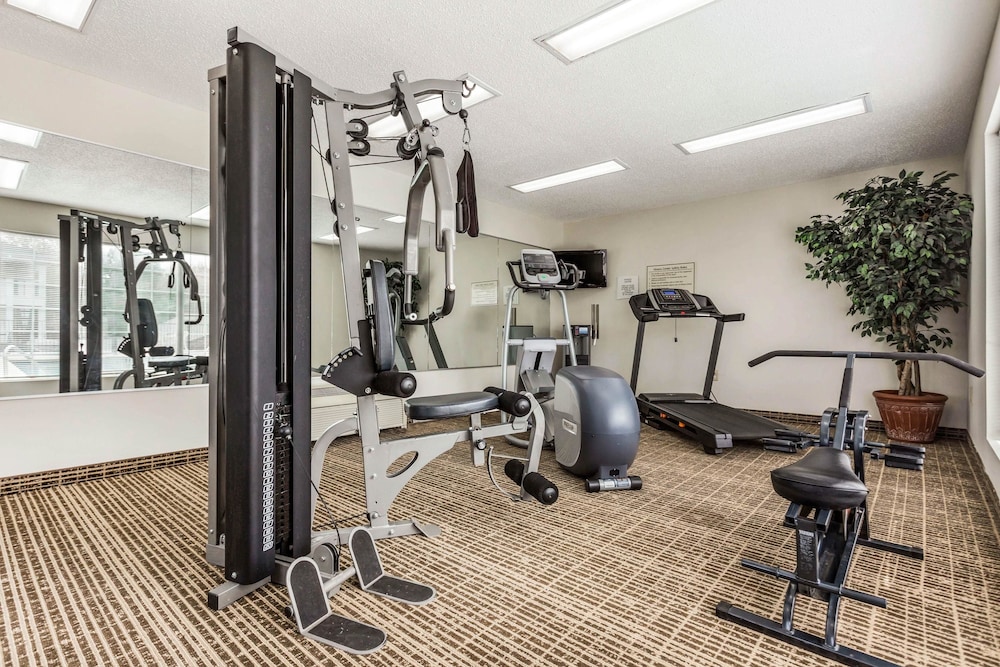 Quality Inn Lancaster SC 16/27