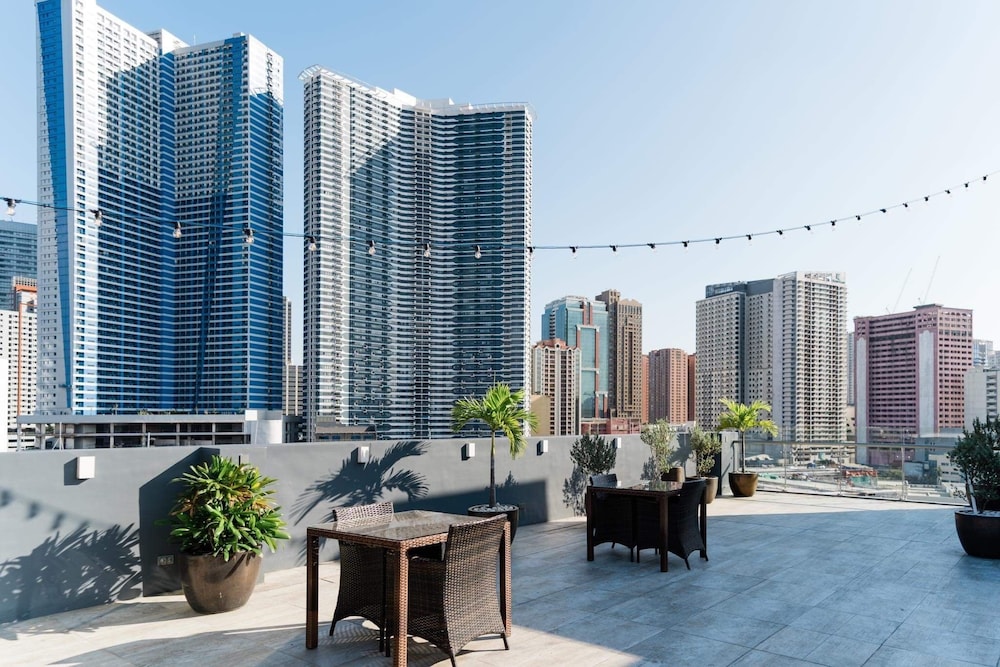 Ramada Encore by Wyndham Makati 46/50