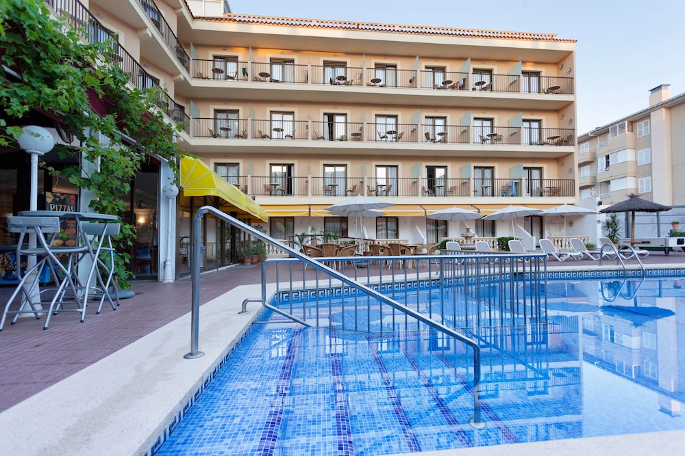 Hotel Amoros 6/69
