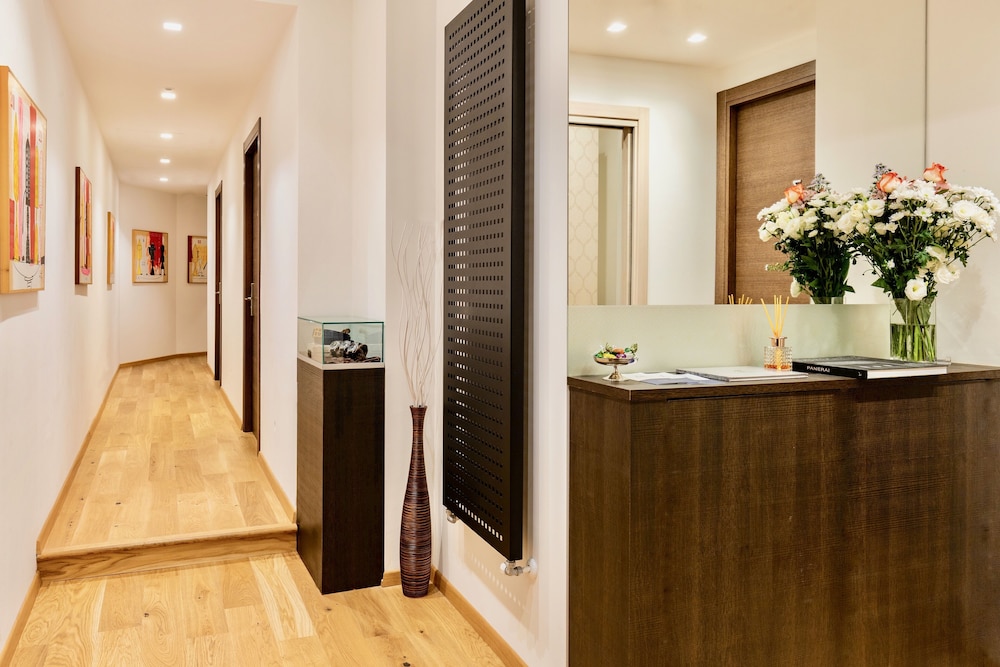 Aiello Rooms - San Babila 5/61
