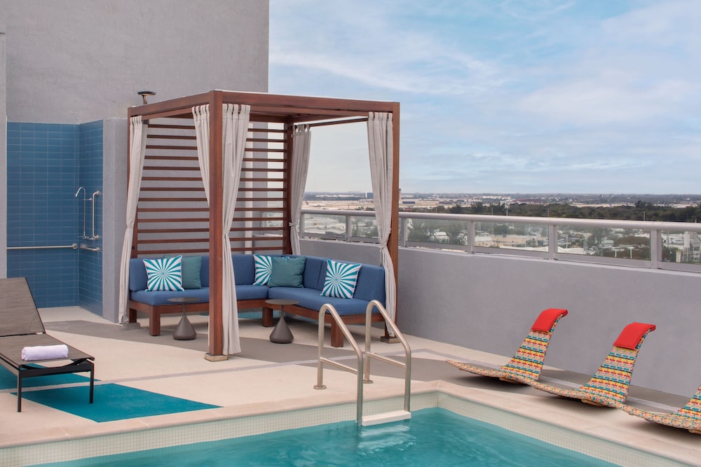 Aloft Fort Lauderdale Airport 18/46