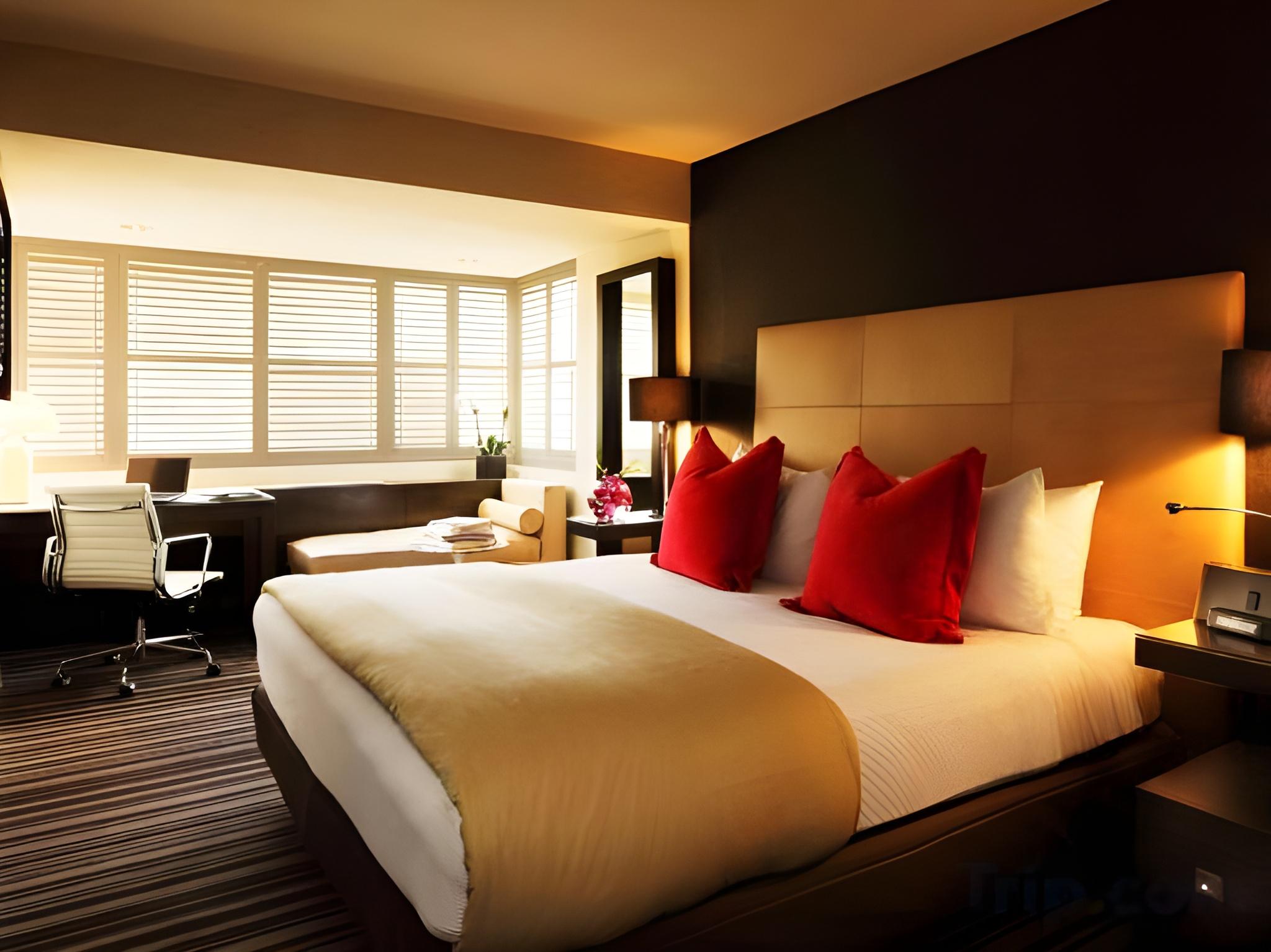 Deluxe, Double Bed