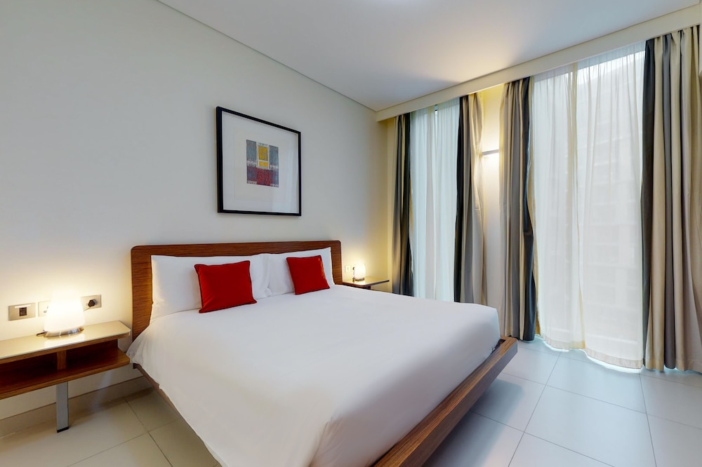 1 BEDROOM, EXECUTIVE, APARTMENT