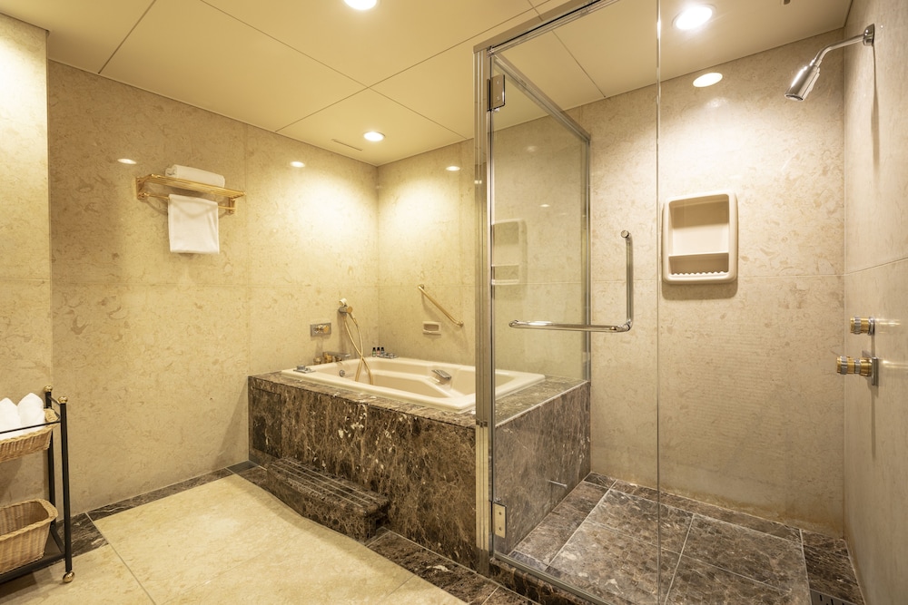 Hotel Agora Regency Osaka Sakai 55/57
