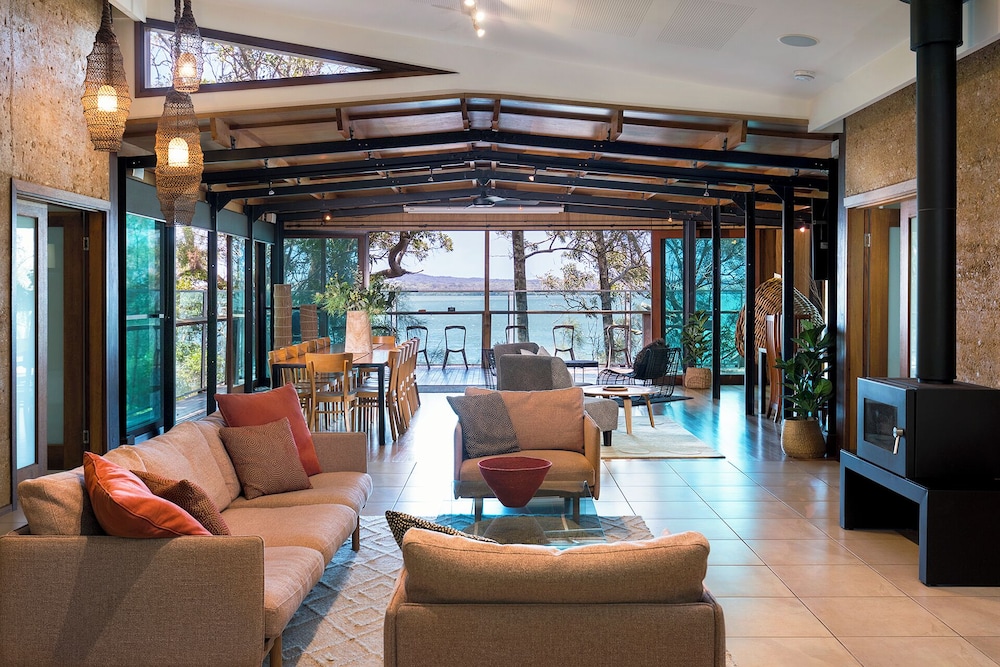 EUMARELLA SHORES NOOSA LAKE RETREAT 47/65