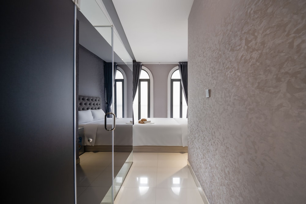 Mari Queen Hotel 25/33