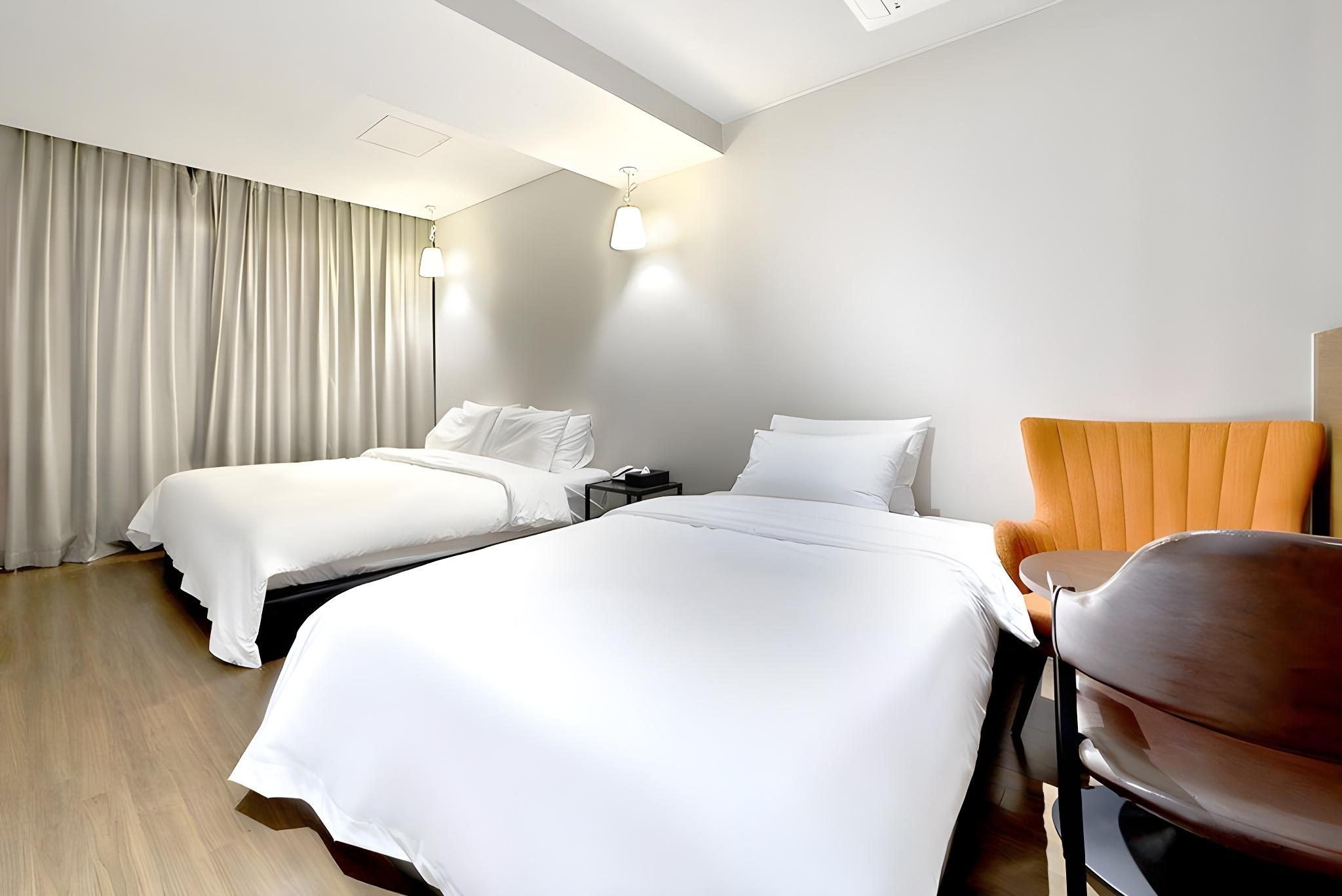 SIGNATURE, TWIN BEDS