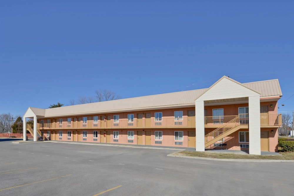 Americas Best Value Inn Marion IL 2/35