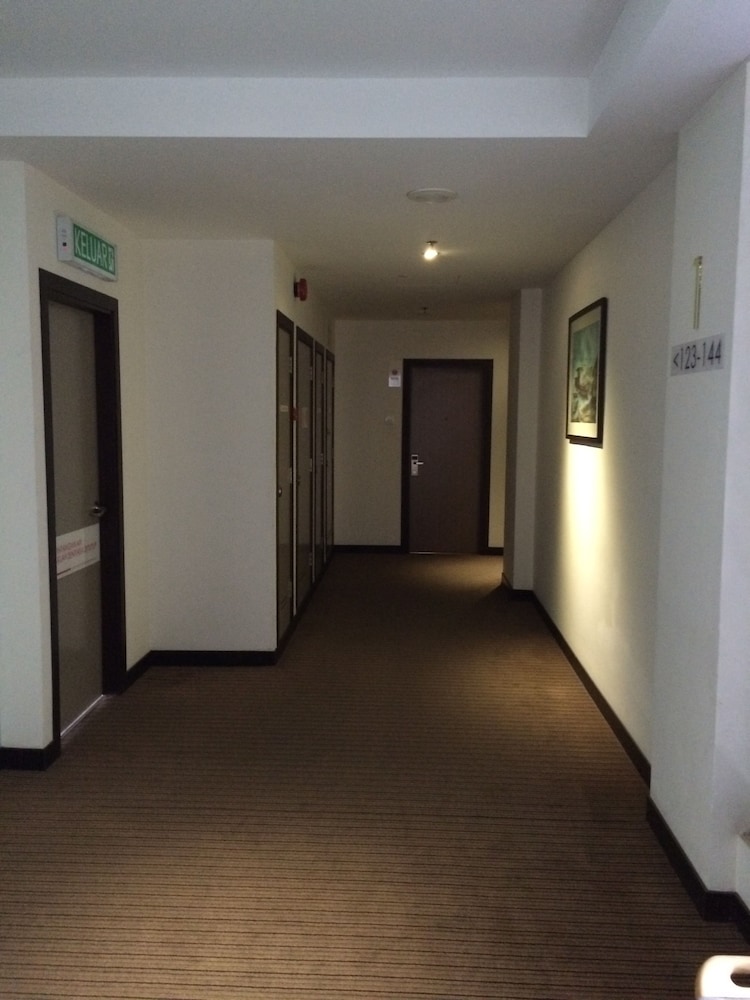 Fuller Hotel 10/32