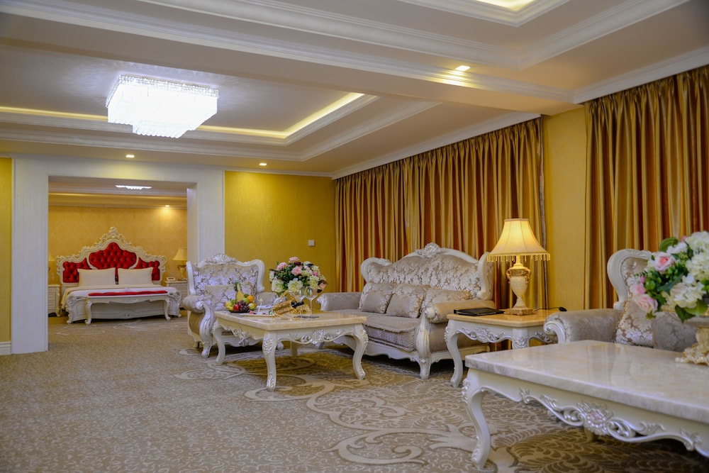 The Grand Kandyan Hotel 48/70