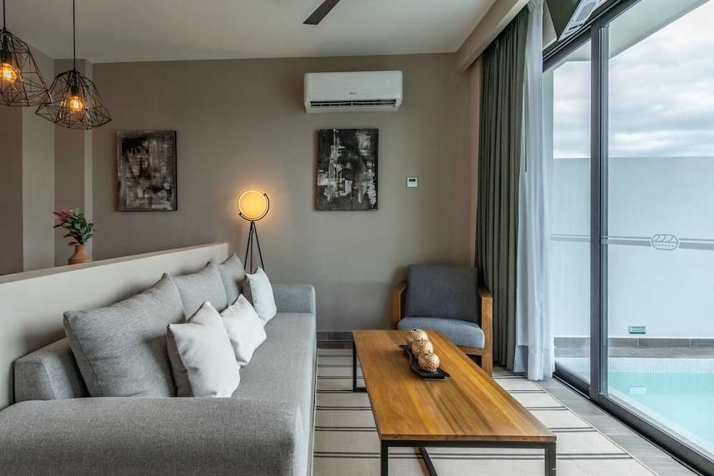 Niru Ocean Suites By Binniguenda 32/47