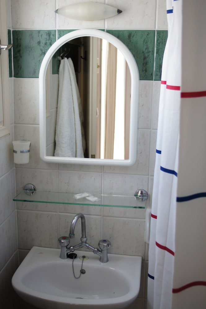 Hotel Cyclades 60/61